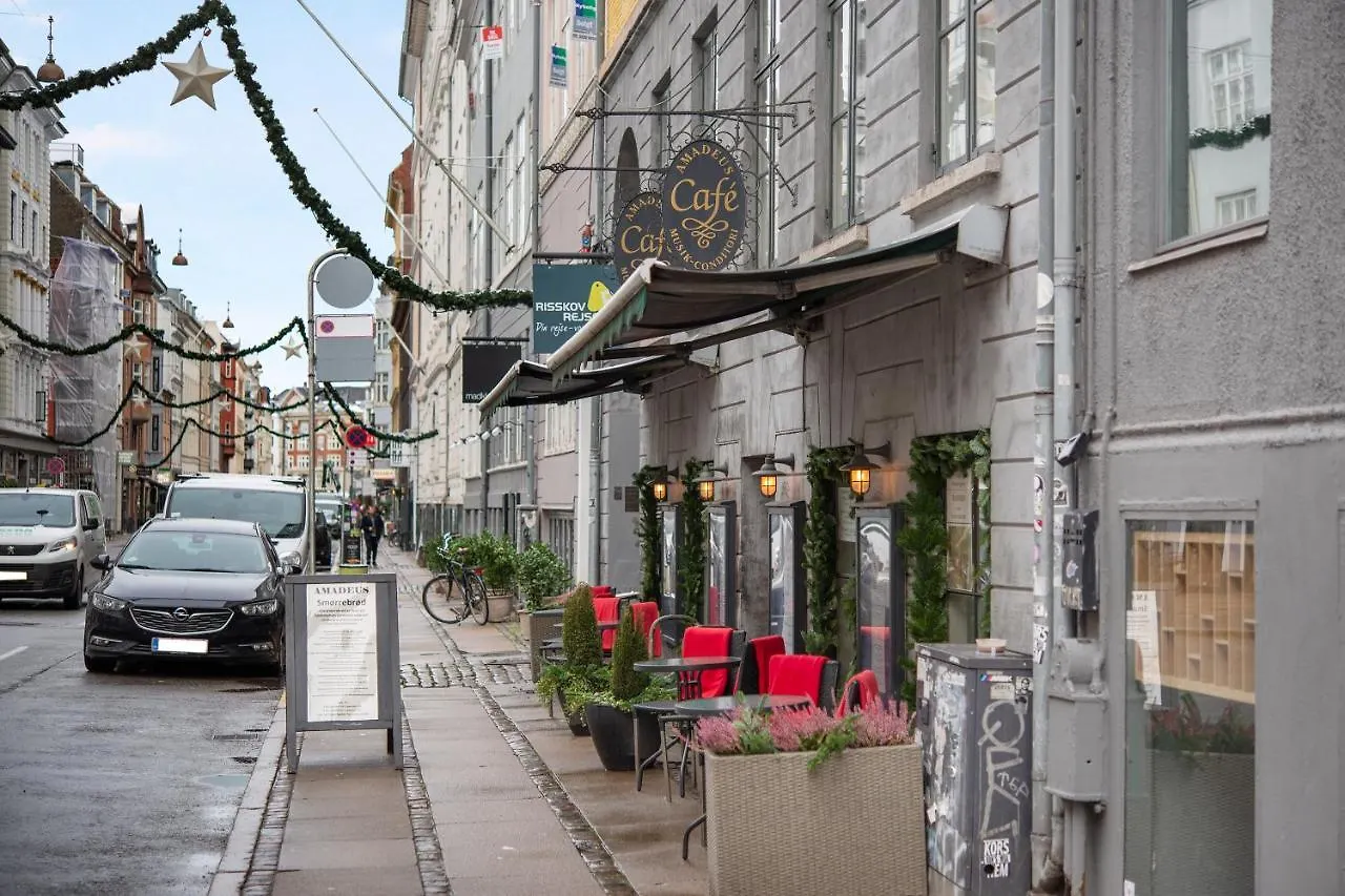 Sanders Monarch - Charming One-Bedroom Apartment With Two Balconies Copenhagen Denmark