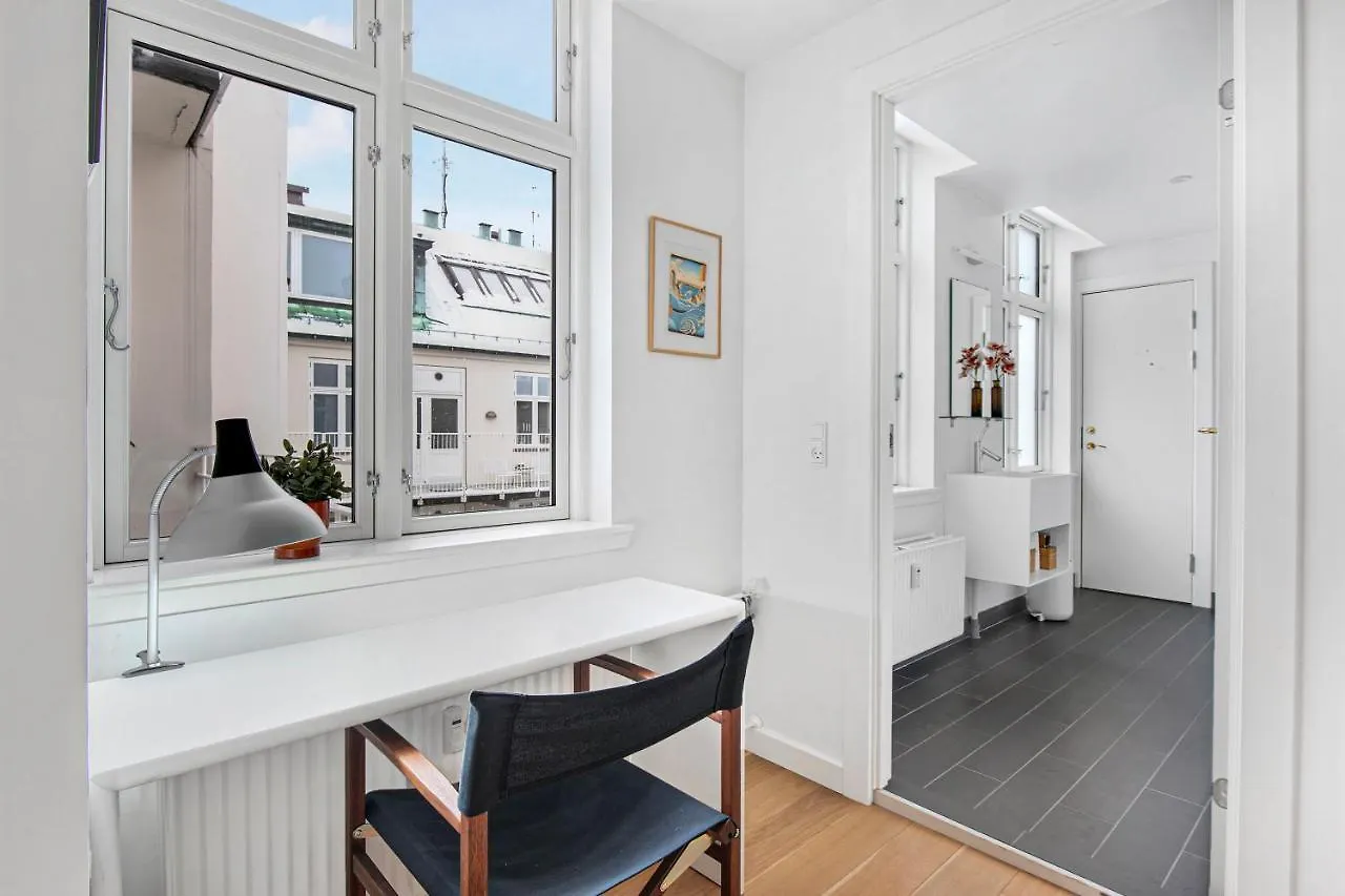 Sanders Monarch - Charming One-Bedroom Apartment With Two Balconies Copenaghen Danimarca