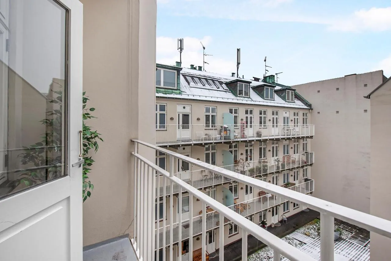 Sanders Monarch - Charming One-Bedroom Apartment With Two Balconies Copenaghen